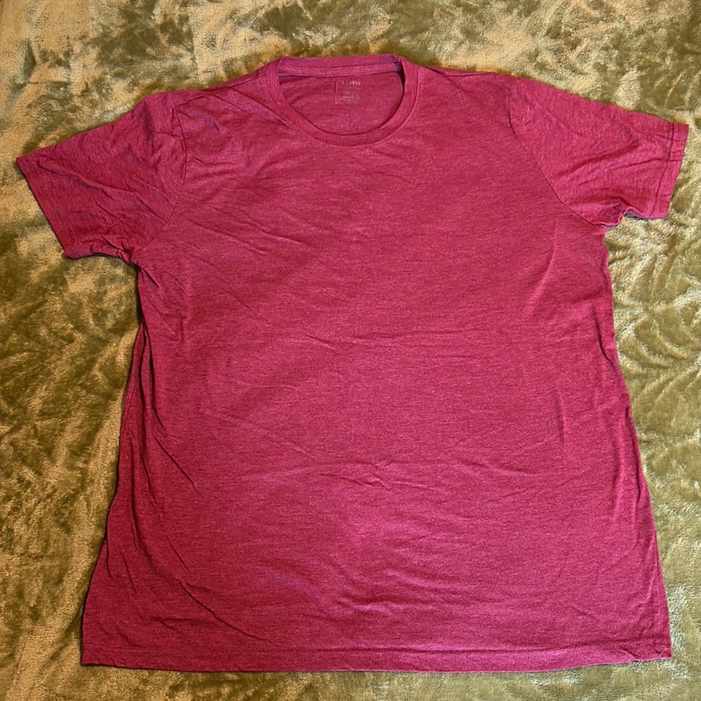 Maroon men’s hylete shirt
